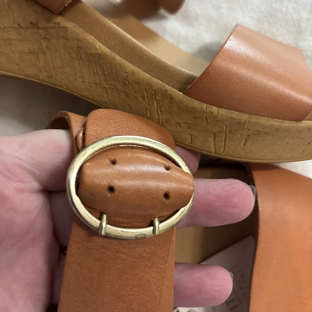 Mariella tan leather
